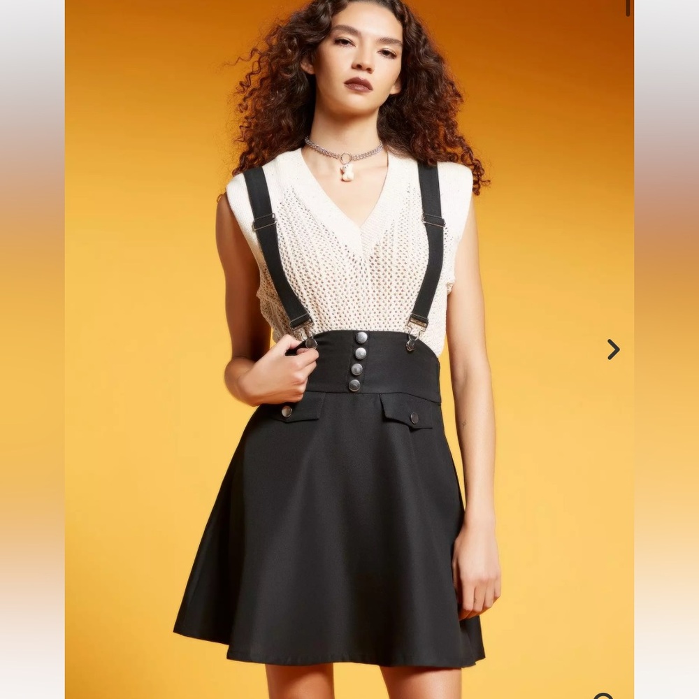 NWOT BLACK OVERALL SUSPENDER SKIRT SZ SMALL